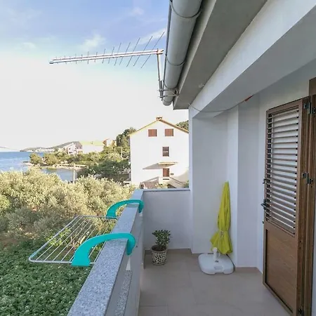 Mira #preko#free Parking#a/c Appartement Preko